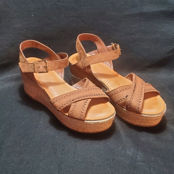 Fergie Women's PROUD Espadrille Wedge Sandals size 8.5 - Picture 1 of 11